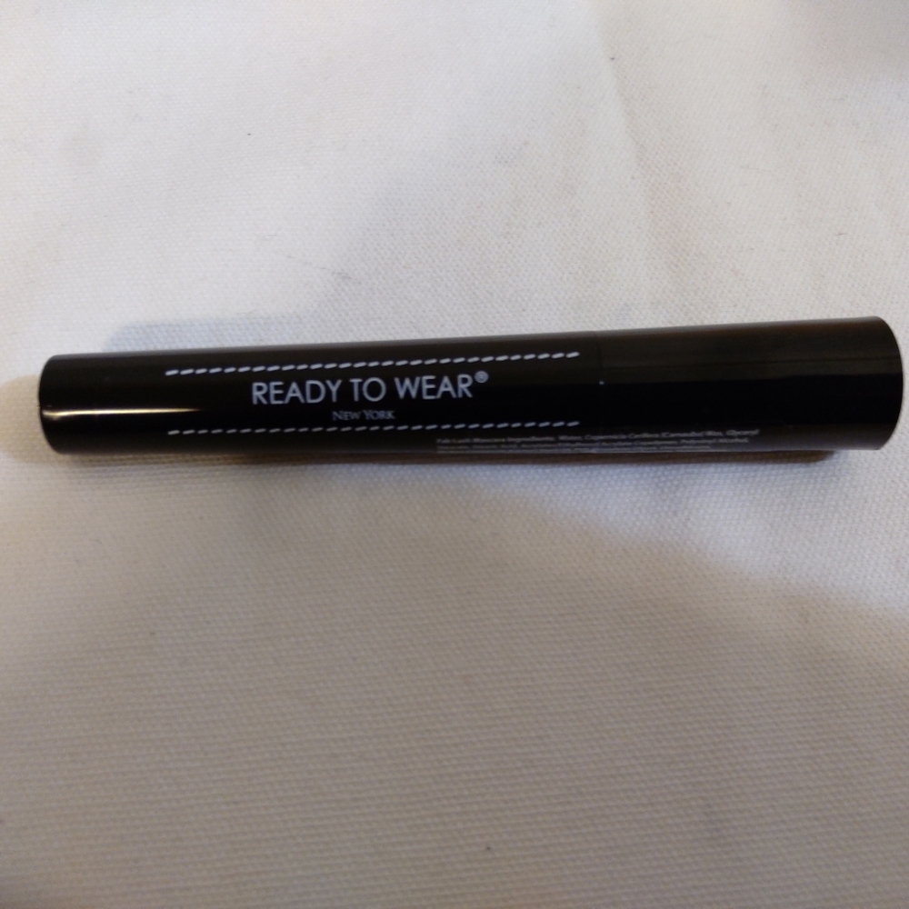 NEW, Ready to Wear, Black Fab Lash Mascara. 9 ml.